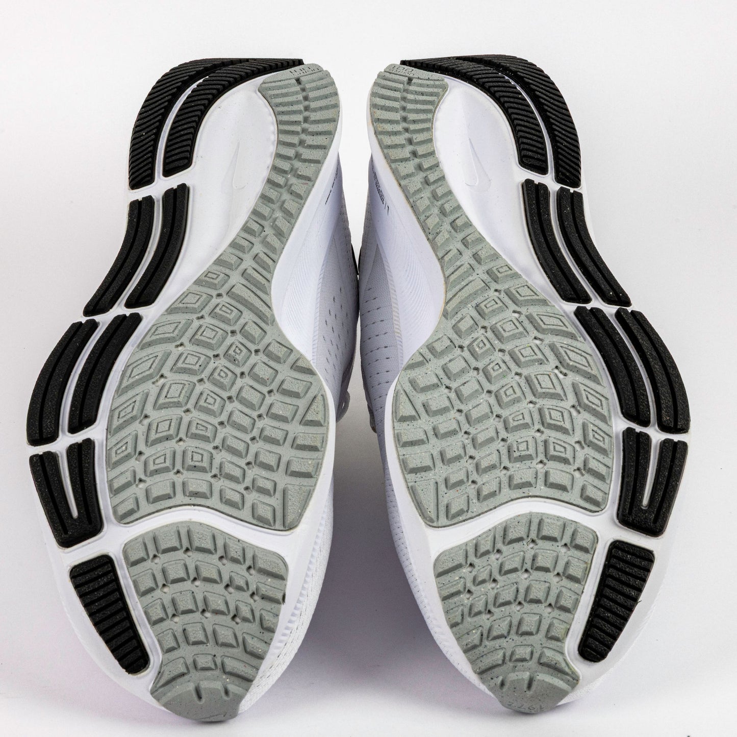 Nike Air Zoom Pegasus 38 (8.5 Men)