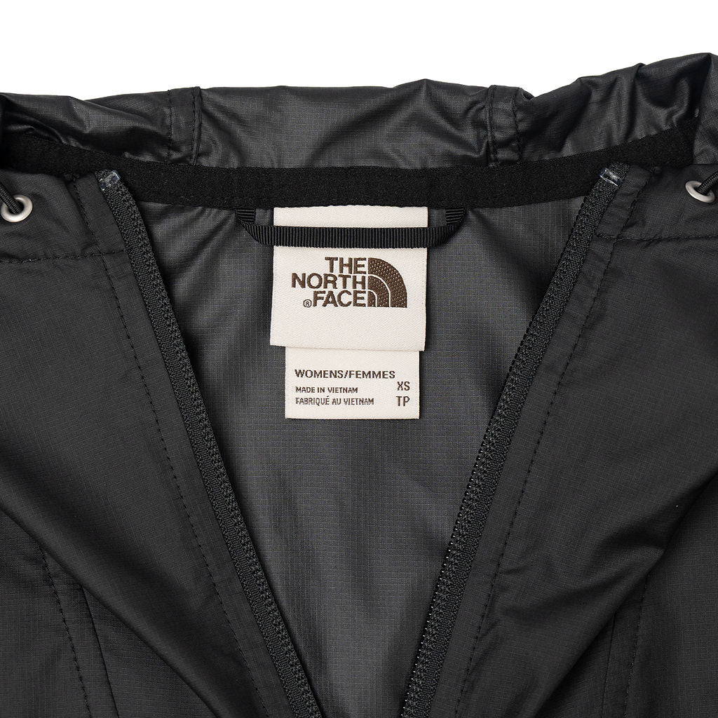 The North Face Women's Cyclone Jacket in TNF Black, size XS - product and size-label view